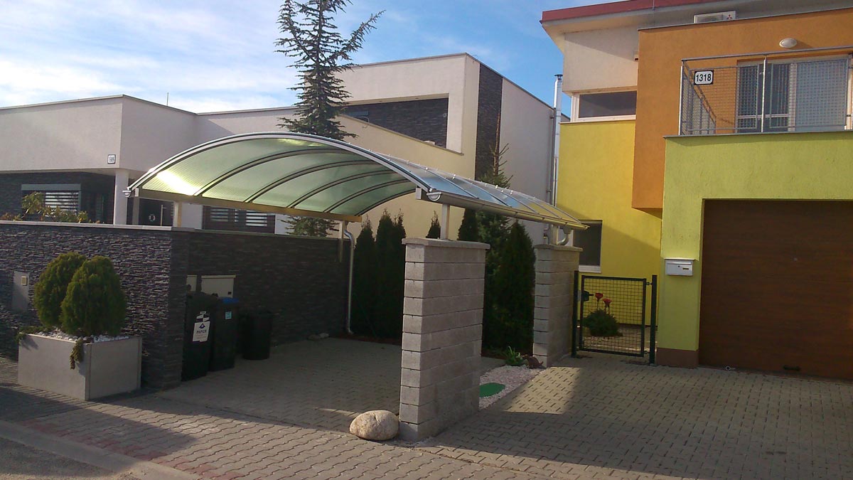 Celoročné zimné záhrady, zasklenie terás a balkónov Prístrešok na auto