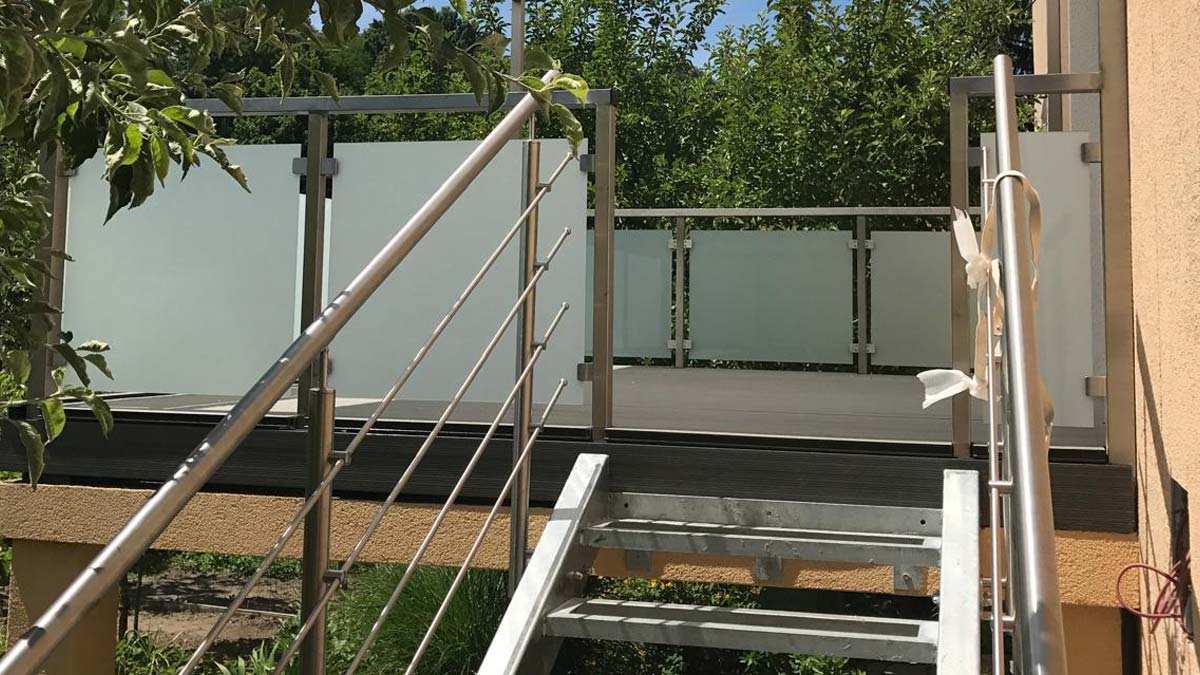 Celoročné zimné záhrady, zasklenie terás a balkónov Zábradlie